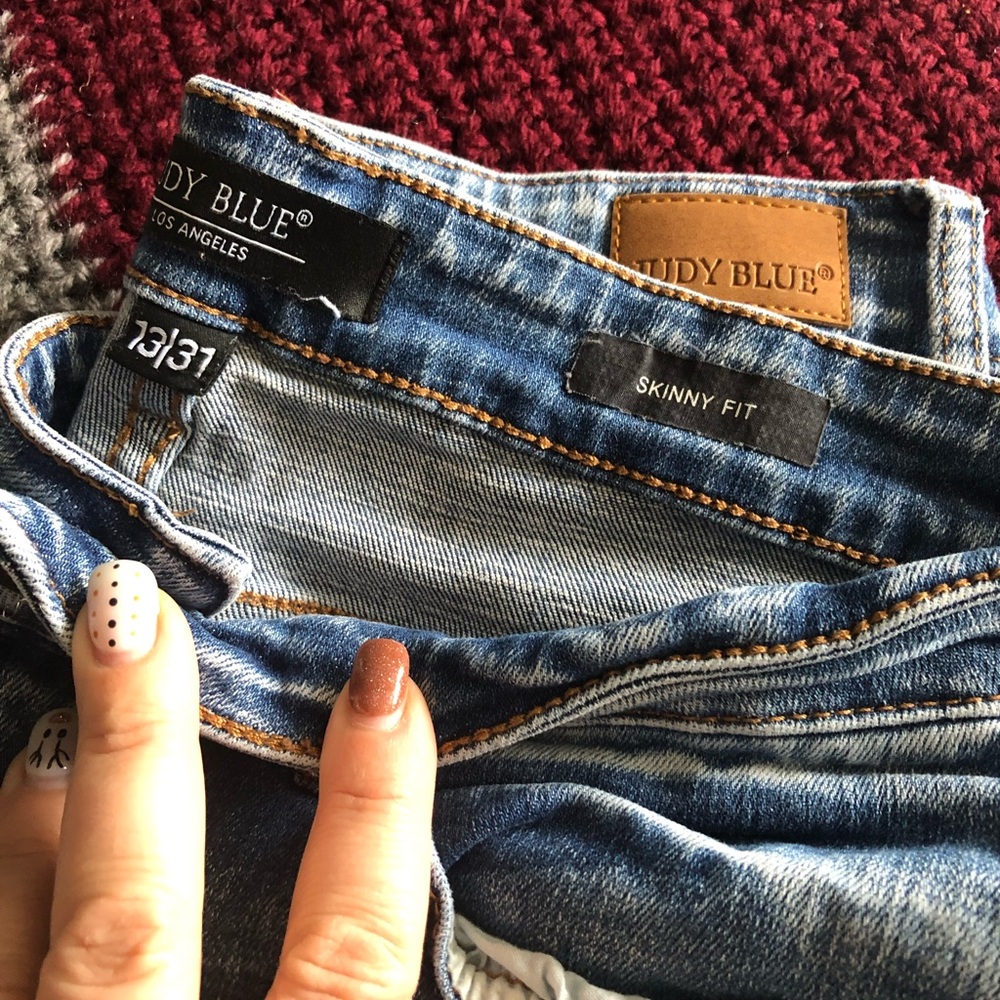 Judy Blue jeans - Picture 2 of 2